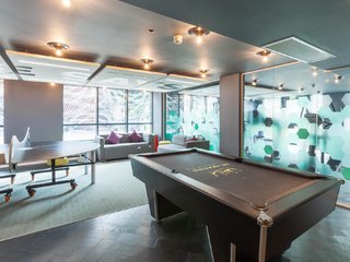 Queens Court-Reading