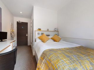 27 Magdalen Street