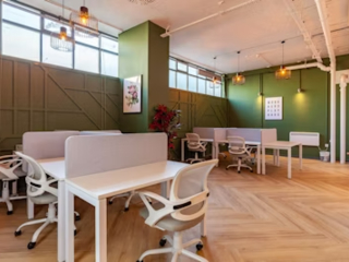 Crown House（Reading)