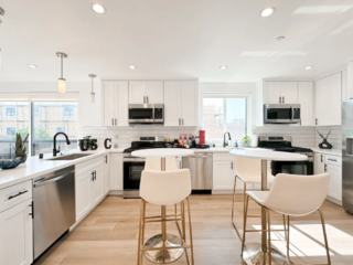 1338 West 35th Place