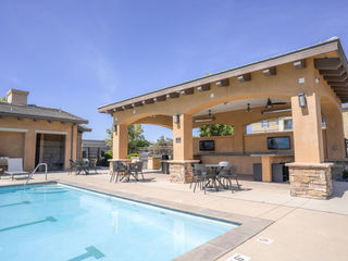 Hollister Village