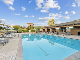 Hollister Village