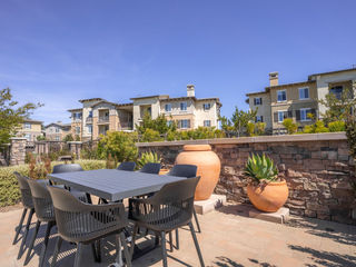 Hollister Village