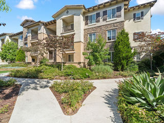 Hollister Village