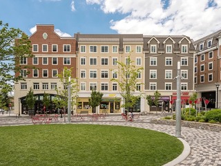 The Oaks on The Square